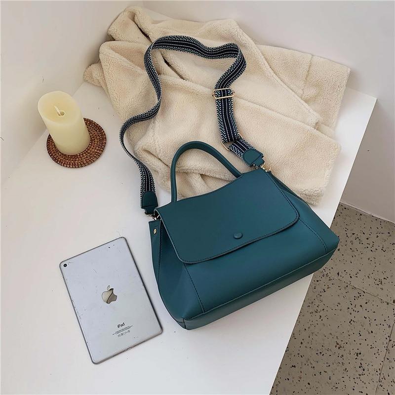Essential Phone Bag in Synthetic Leather