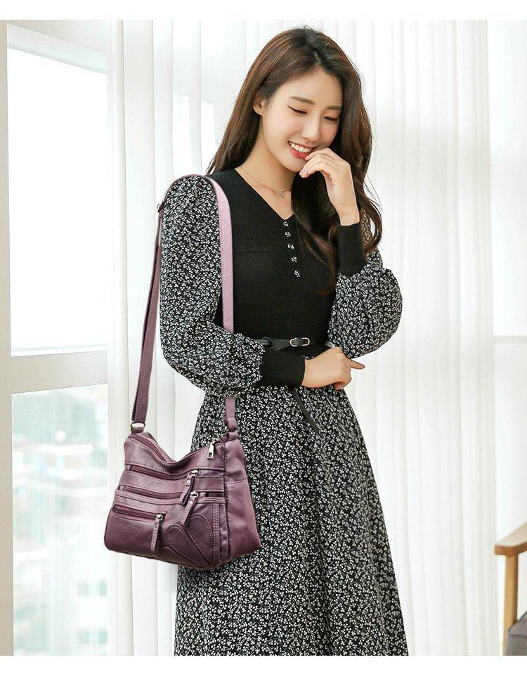 Signature Shoulder Bag in Leather