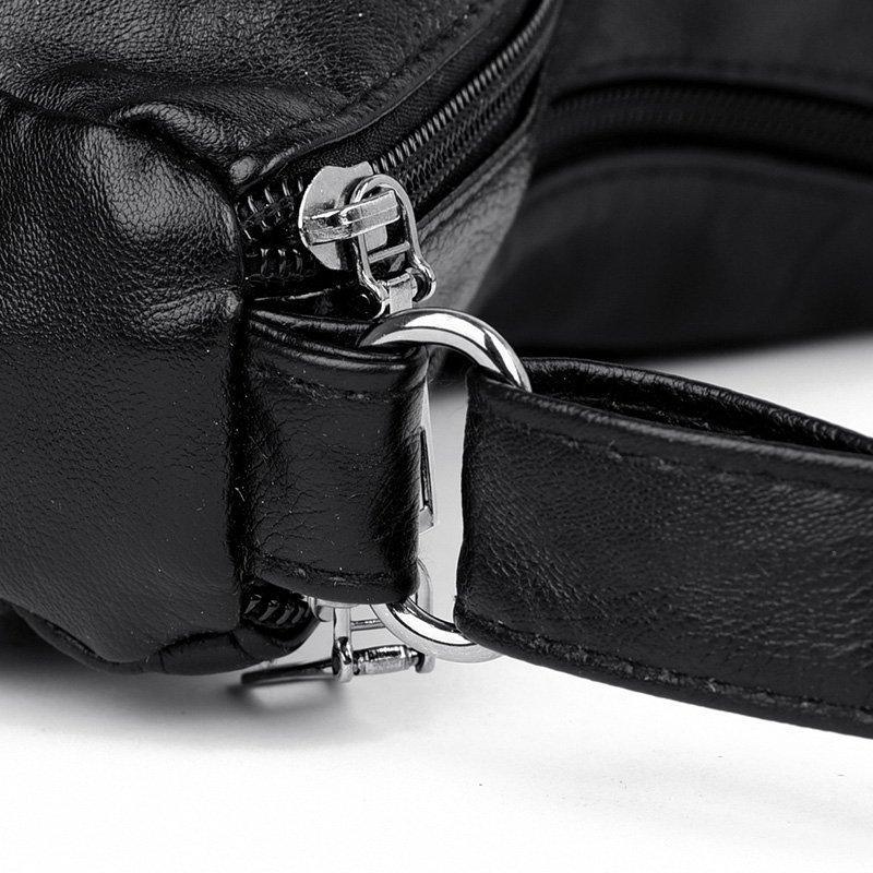 Signature Shoulder Bag in Leather