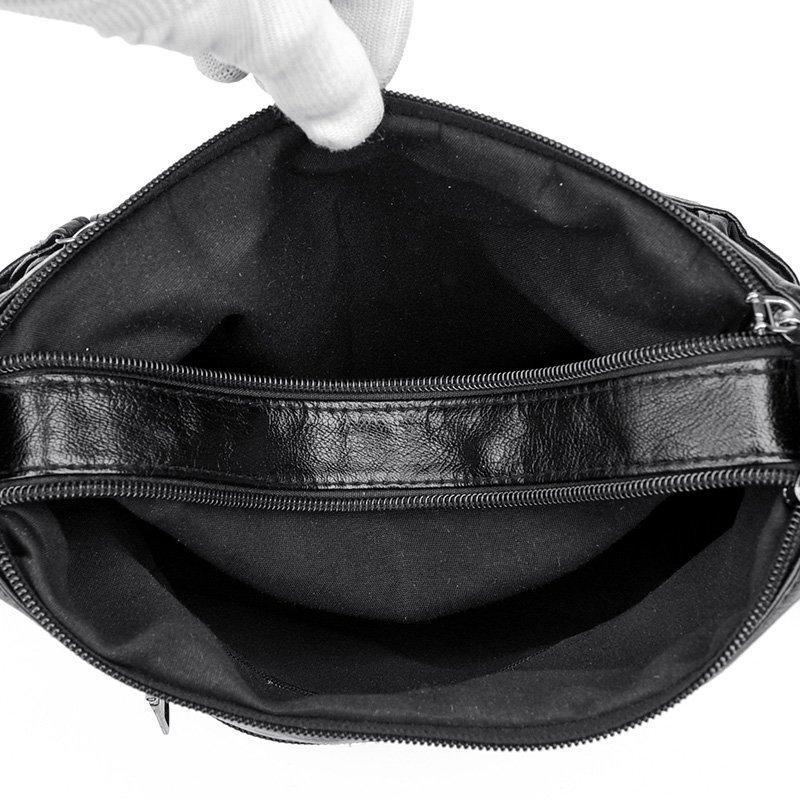 Signature Shoulder Bag in Leather