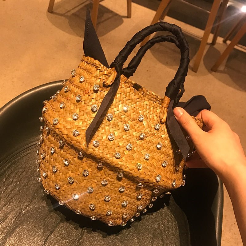 Effortless Bucket Bag in Straw