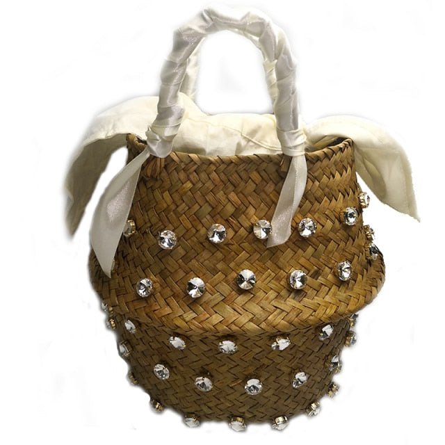 Effortless Bucket Bag in Straw
