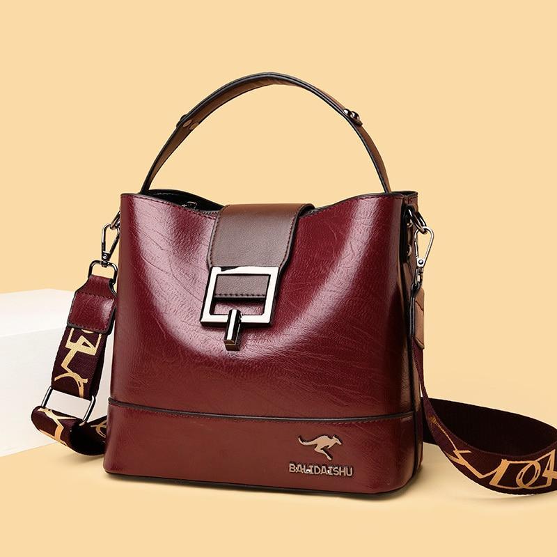 Structured Shoulder Bag in Leather