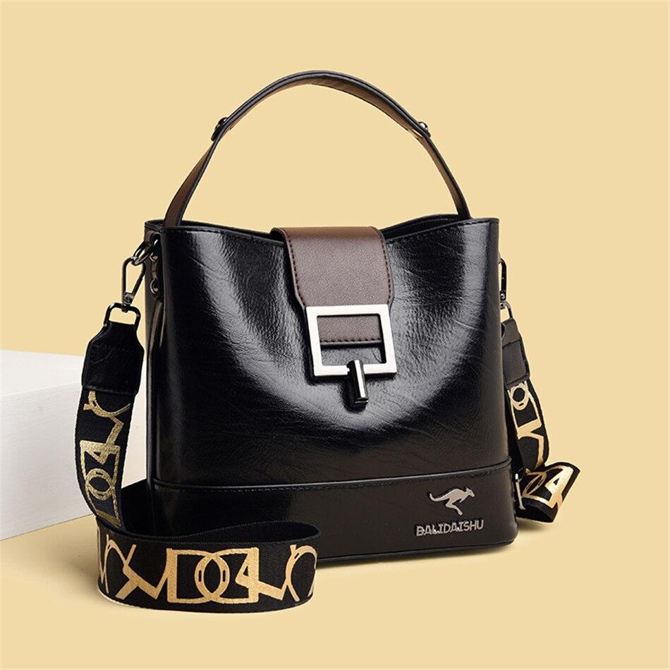 Structured Shoulder Bag in Leather