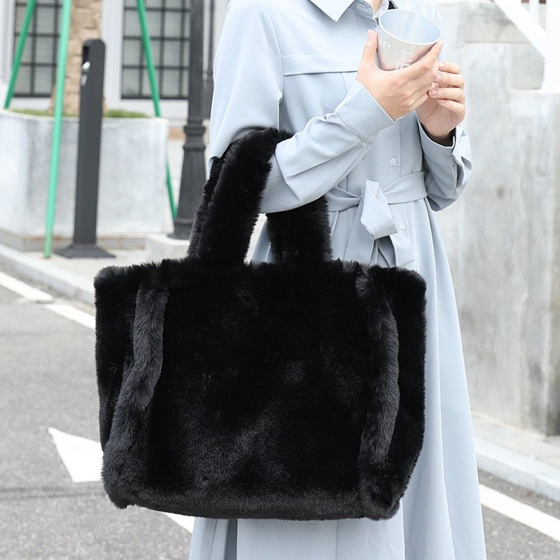 Modern Tote Bag in Faux Fur