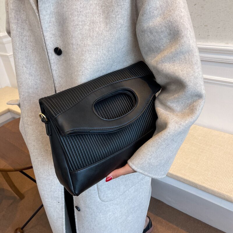 Structured Messenger Bag in Leather