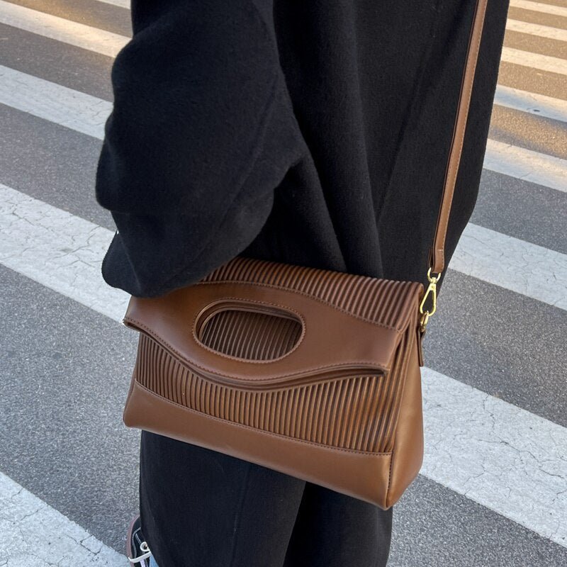 Structured Messenger Bag in Leather