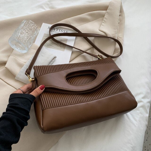 Structured Messenger Bag in Leather