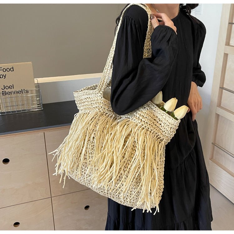 Refined Tote Bag in Straw